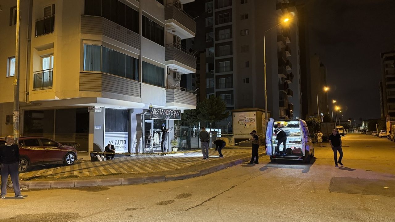 Adana Seyhan'da giyim iş yerine el yapımı patlayıcı atıldı; can kaybı ve hasar bildirilmedi