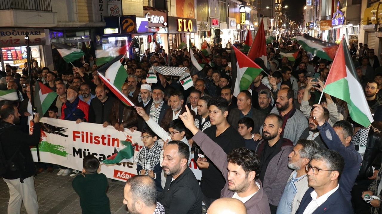 Ağrı'da Gazze’ye destek yürüyüşü: Sivil toplum ve vatandaşlar Cumhuriyet Caddesi'ne yürüdü