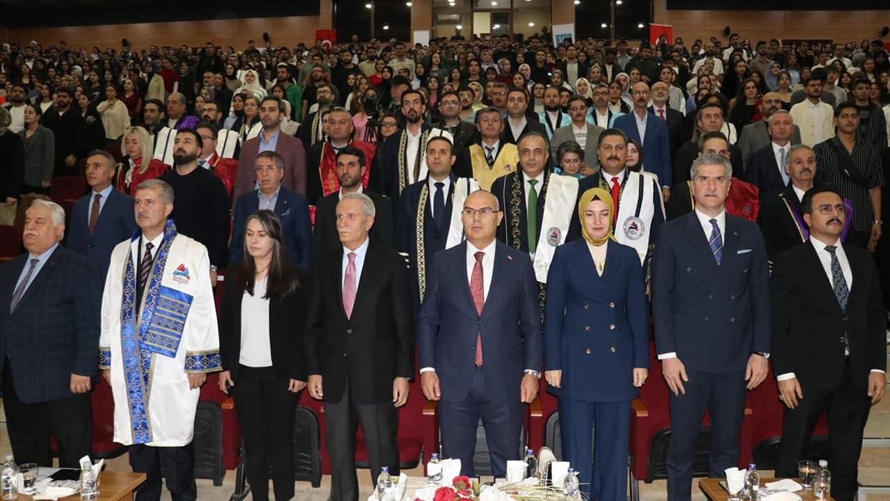 Ağrı İbrahim Çeçen Üniversitesi 2025-2026 Akademik Yılı Açılışı: Eğitim, İstihdam ve Kentle İş Birliği Vurgusu