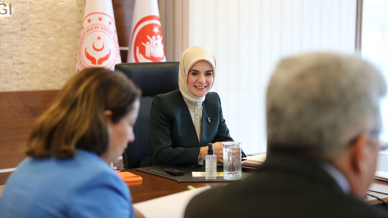 Aile Enstitüsü Danışma Kurulu Toplantısı Bakanlıkta gerçekleştirildi