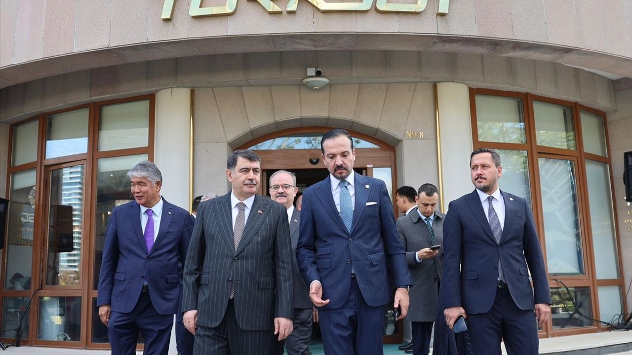 AK Parti Genel Başkan Yardımcısı Kürşad Zorlu, Hazar'ın İncisi Kazak Otağı açılışına katıldı