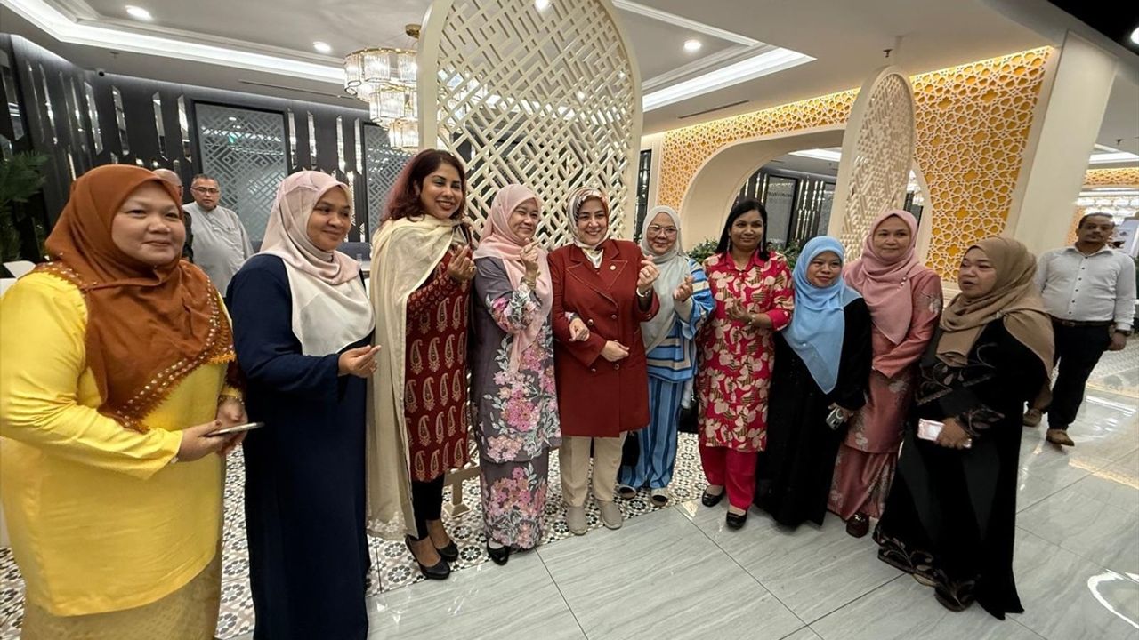 AK Parti Kadın Kolları Başkanı Tuğba Işık Ercan Malezya'da: Eğitim, Siyaset ve Sivil Toplumda İşbirliği Arayışları