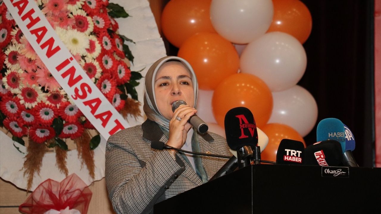 AK Parti Kadın Kolları Başkanı Tuğba Işık Ercan Sivas'ta: Gazze'ye Destek ve Kadınların Rolü