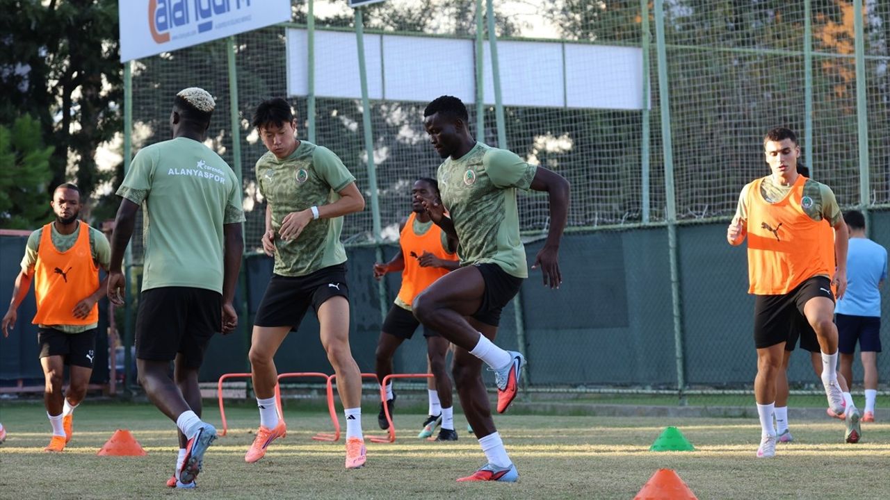 Alanyaspor, 25 Ekim'deki Kocaelispor deplasmanı için antrenmanlara başladı