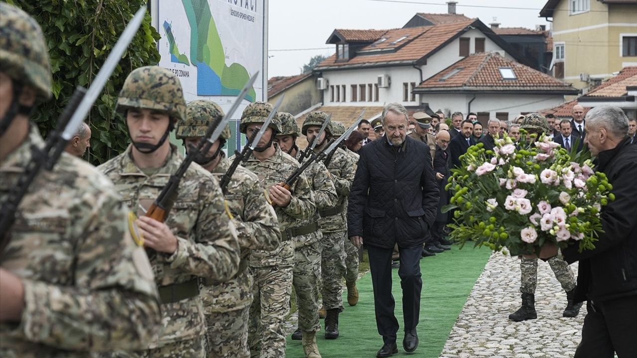 Aliya İzetbegoviç, vefatının 22. yılında Kovaçi Şehitliği'nde anıldı