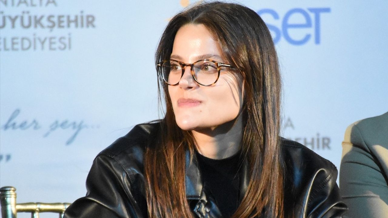 Altın Portakal'da "Erken Kış" gösterildi — Özcan Alper taşıyıcı anneliği bireysel hikayeyle anlattı