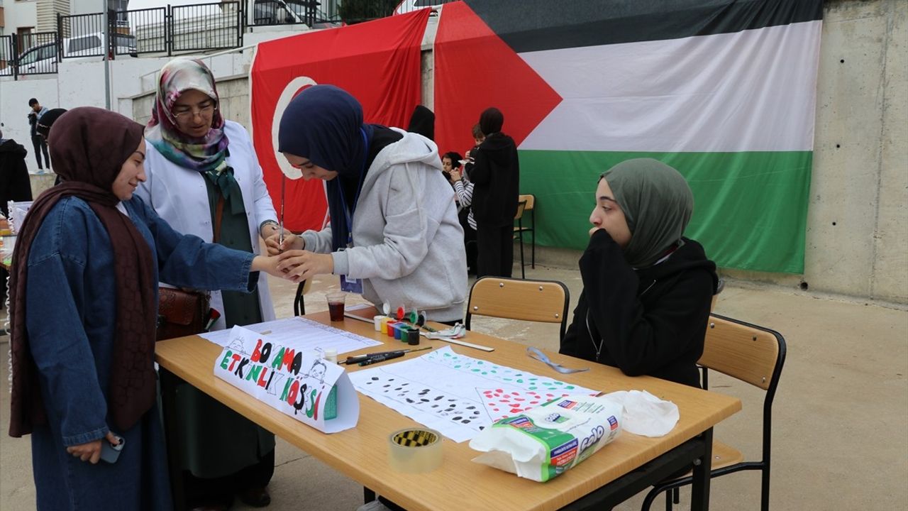 Amasya'da Lise Öğrencileri Gazze İçin Kermes Düzenledi