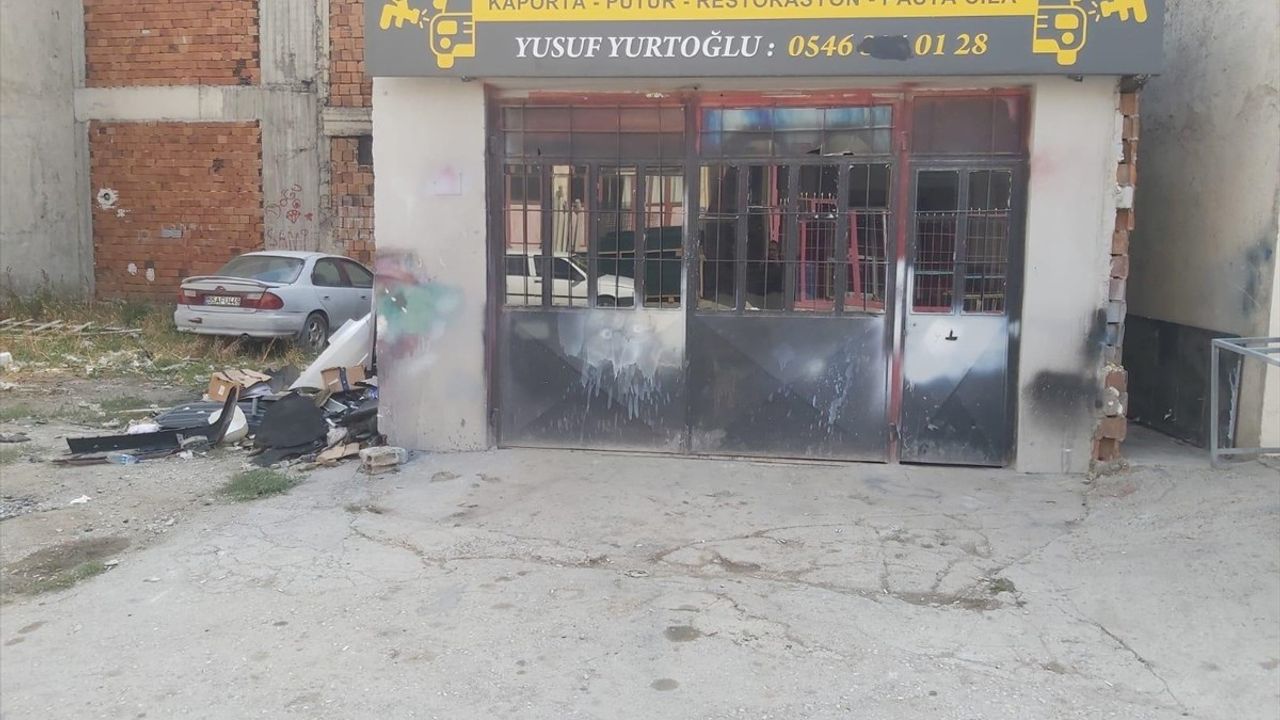 Ankara Çubuk'ta oto tamircisi iş yerindeki araçta ölü bulundu