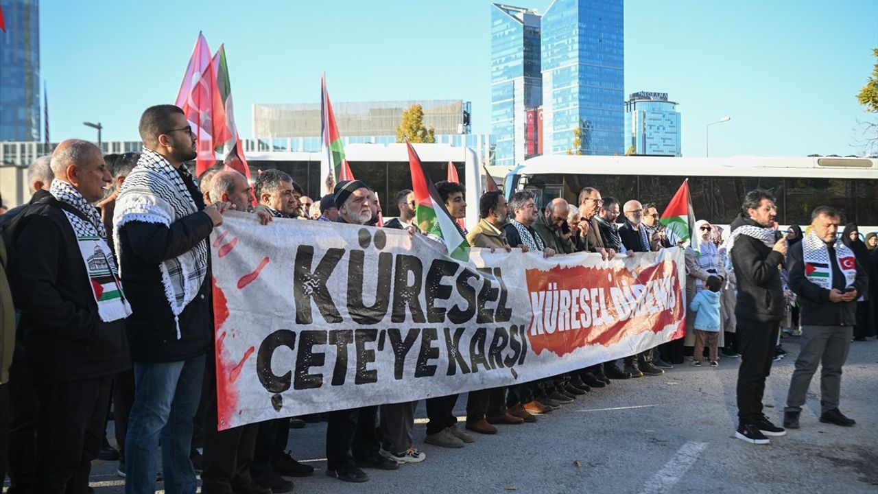 Ankara'da ANFİDAP, ABD Büyükelçiliği Önünde Gazze Saldırılarını Protesto Etti