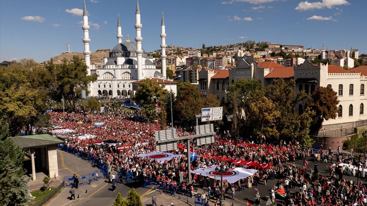 Ankara'da 'Gazze Kararlılık Yürüyüşü' başladı — Melike Hatun Camisi'nden Kızılay Milli İrade Meydanı'na yürüyüş