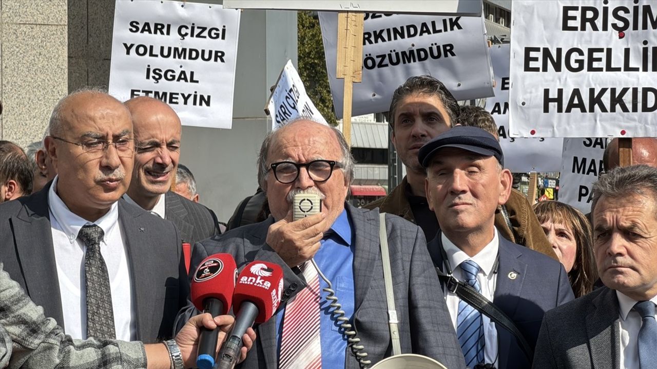 Ankara'da görme engellilerden 'Beyaz Baston Farkındalık' yürüyüşü — TBMM'den yasa talebi