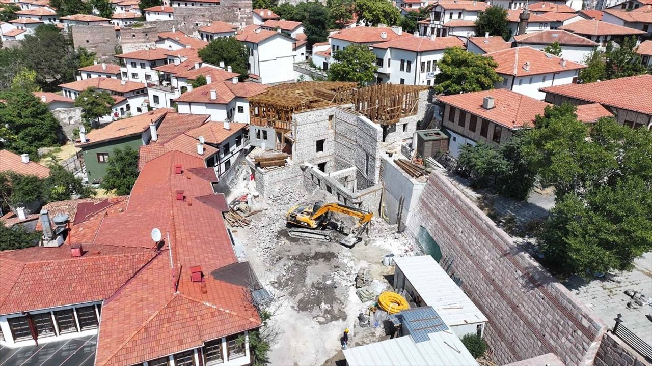 Ankara Kalesi'nde Gastronomi Merkezi İçin Restorasyon Çalışmaları Başladı