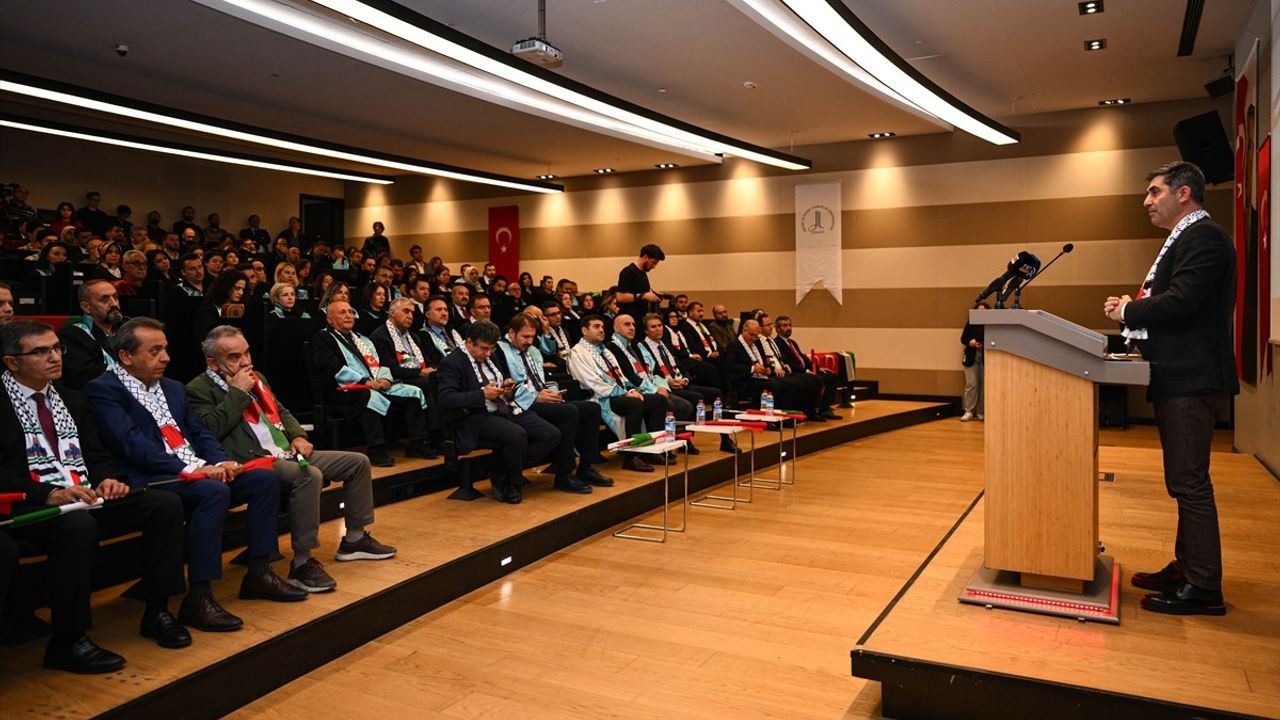 Ankara Müzik ve Güzel Sanatlar Üniversitesi akademik yıla 'İlk Ders Gazze' temasıyla başladı