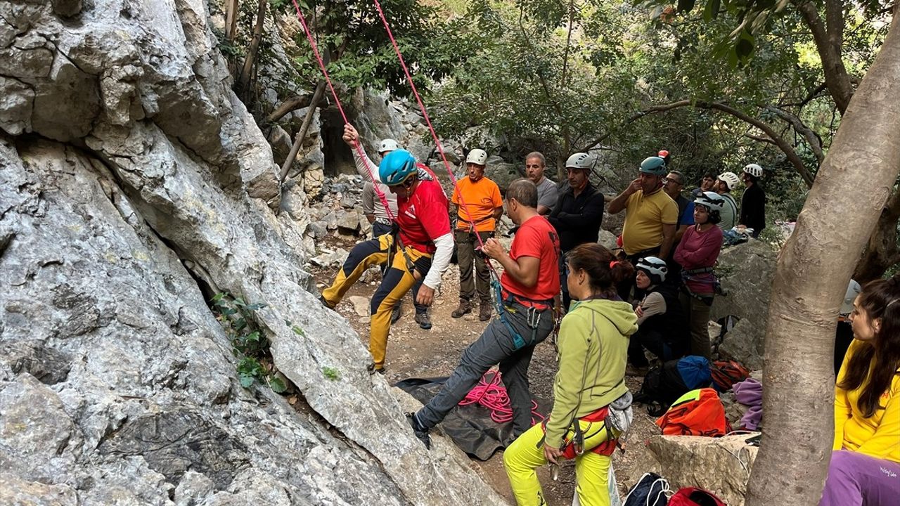 Antalya'da 24. Ulusal ve Uluslararası Kaya Tırmanışı Şenliği Olimpos'ta başladı