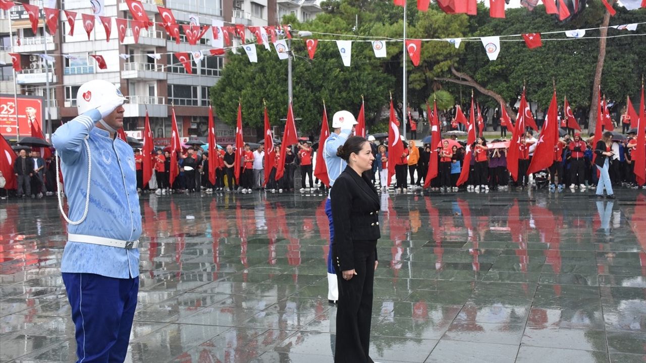 Antalya, Muğla, Isparta ve Burdur'da 29 Ekim Cumhuriyet Bayramı çelenk törenleri düzenlendi