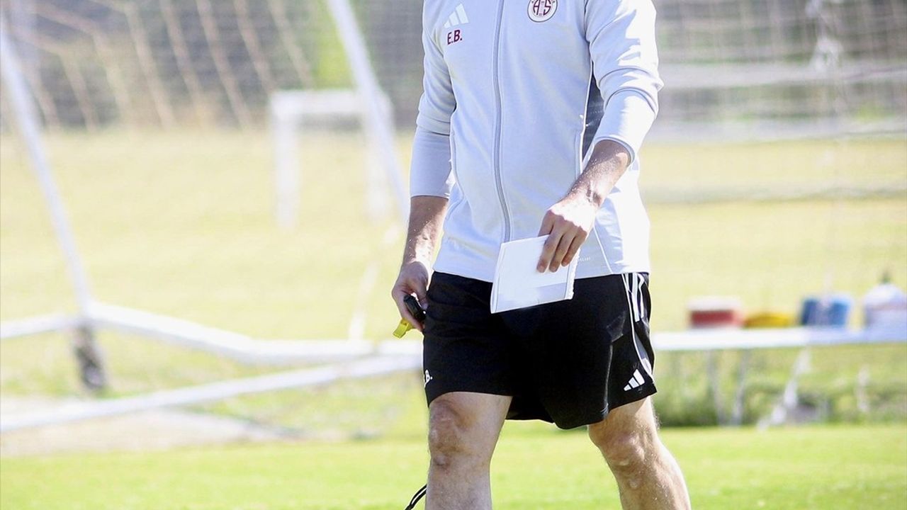 Antalyaspor, Gaziantep FK maçı hazırlıklarını Atilla Vehbi Konuk Tesisleri'nde sürdürdü