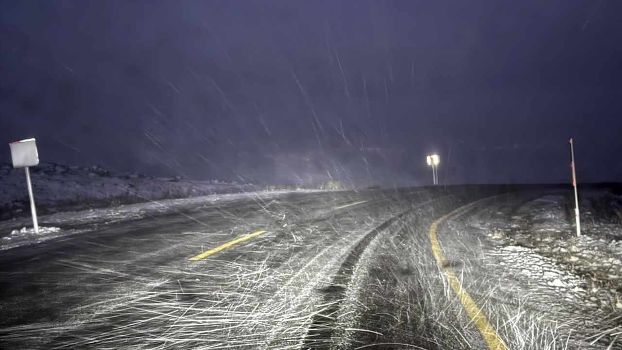 Ardahan'da yüksek kesimlerde kar ve tipi buzlanma riski oluşturuyor