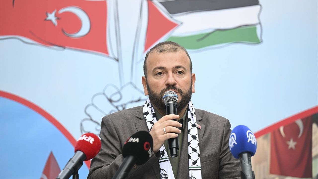 Arnavutköy'de 'Bugünkü Alışverişim Gazze İçin' kampanyası: Esnaf gelirini Gazze'ye bağışlıyor