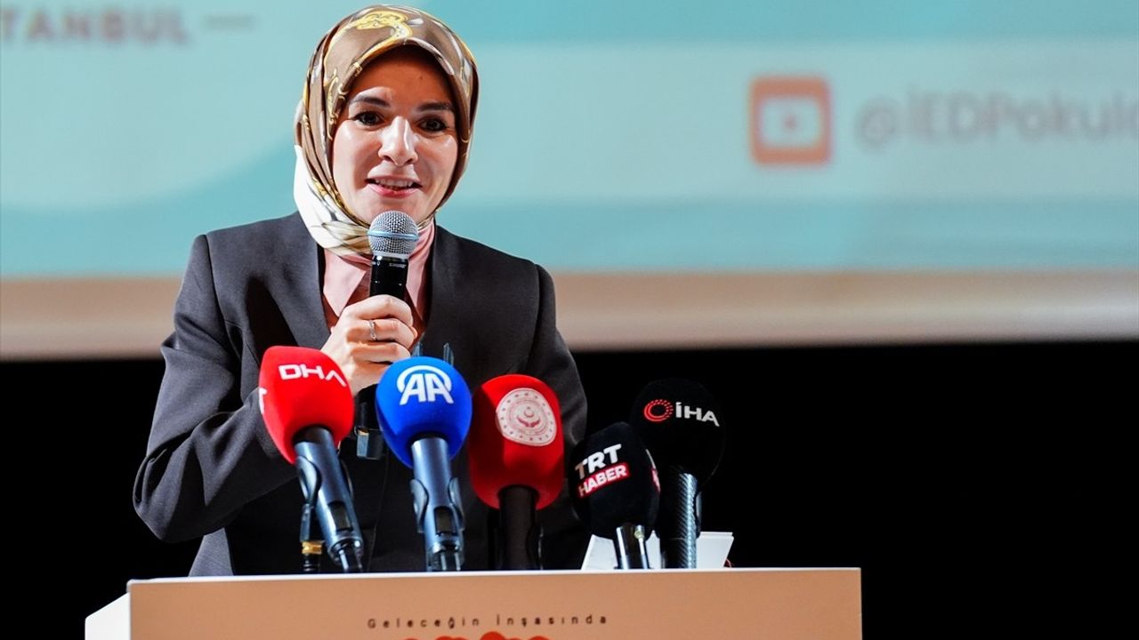 Bakan Göktaş: Çocukların sosyal medya kullanımına ilişkin Türkiye'ye özgü model için çalışmalar yoğunlaşıyor