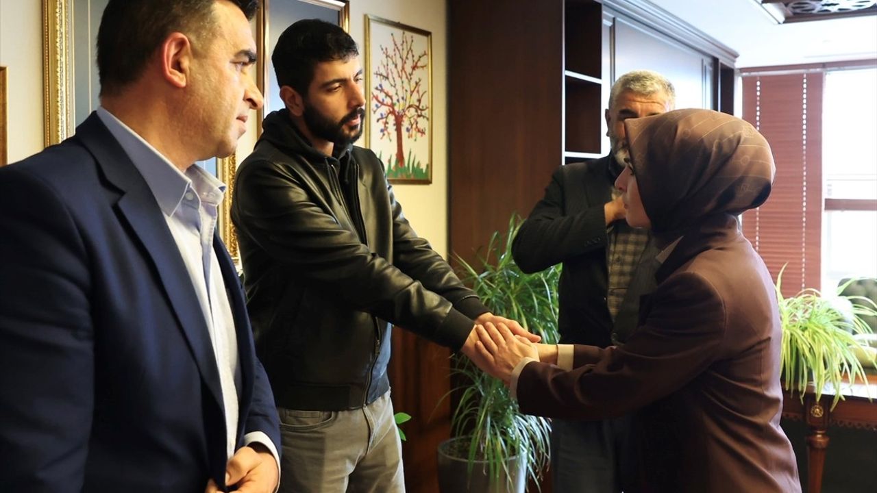 Bakan Göktaş, Rojin Kabaiş'in Ailesini Kabul Etti; Sürecin Hassasiyetle Takibi Vurgulandı