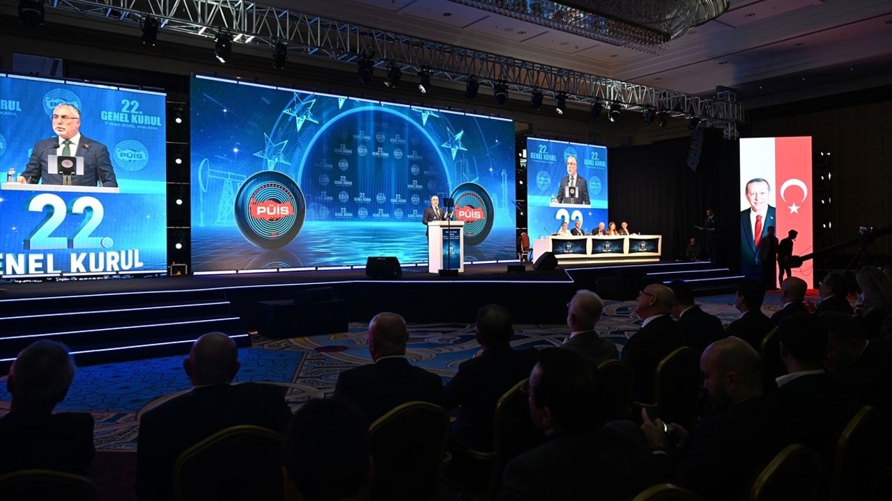 Bakan Işıkhan PÜİS Genel Kurulu'nda: Üretimde nitelik, işçi sağlığı ve enerji arz güvenliği vurgusu