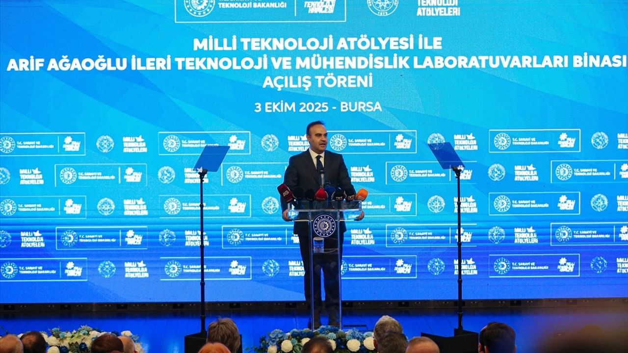 Bakan Kacır: Bursa'daki teknoloji atölyesi ve ileri teknoloji laboratuvarı mobilite dönüşümüne katkı sunacak