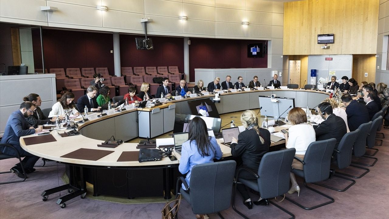 Bakan Kurum Brüksel'de: AB-Türkiye işbirliğini iklimin ötesine taşıma hedefi