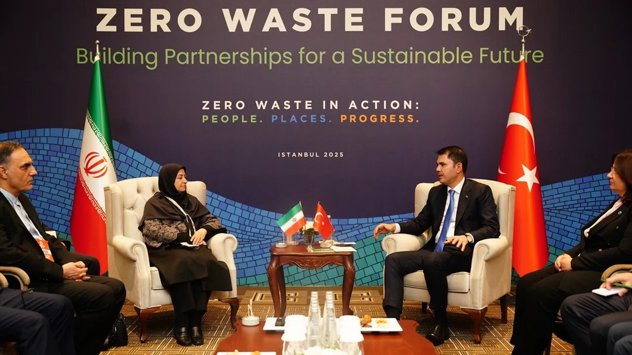Bakan Murat Kurum, Sıfır Atık Forumu'nda İran, Somali ve BM temsilcileriyle ikili görüşmeler yaptı