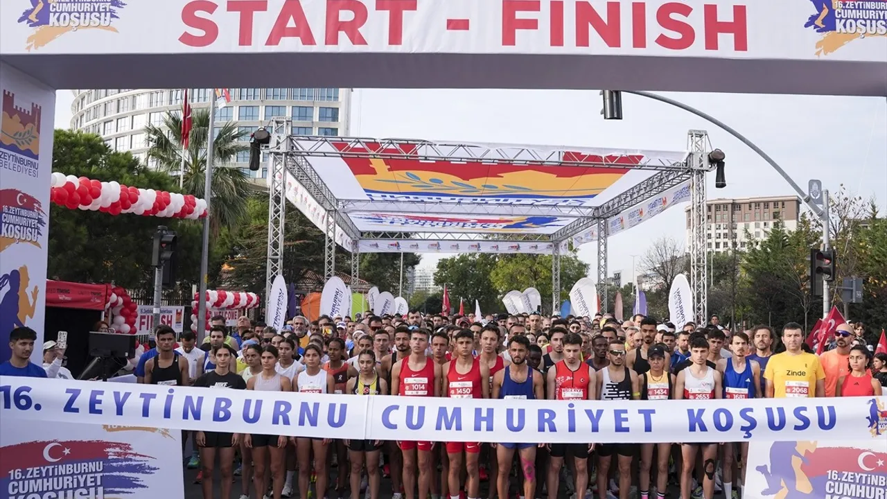 Bakan Osman Aşkın Bak 16. Zeytinburnu Cumhuriyet Koşusu'na Katıldı; Sporu Yaşam Tarzı Olarak Benimseme Çağrısı