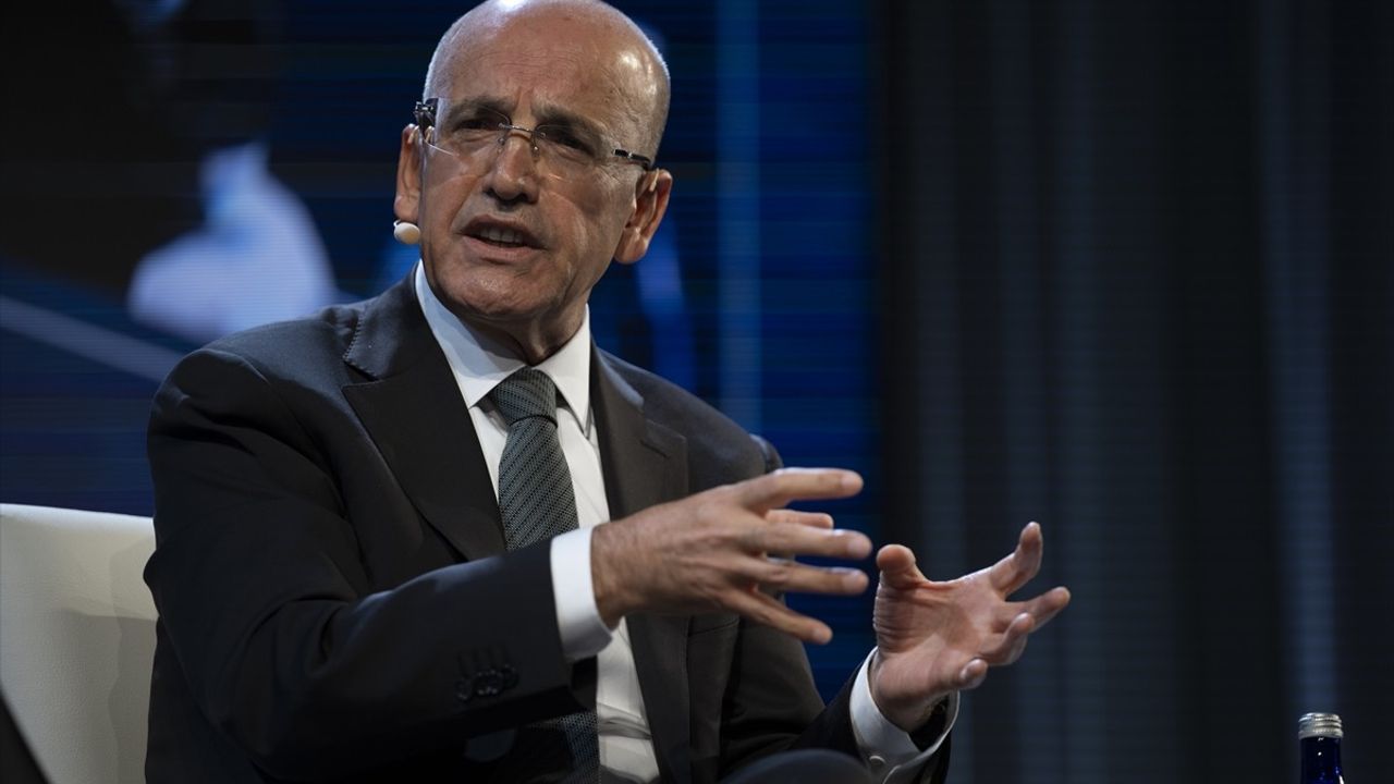 Bakan Şimşek: Dezenflasyon Yolunda, Bütçe Açığı Makul ve Mali Konsolidasyon 2028'e Kadar Sürecek