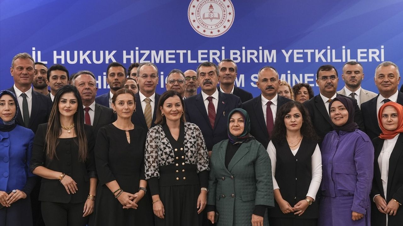 Bakan Tekin: Sendikal özgürlük öğrencilerin eğitim hakkını engellememeli