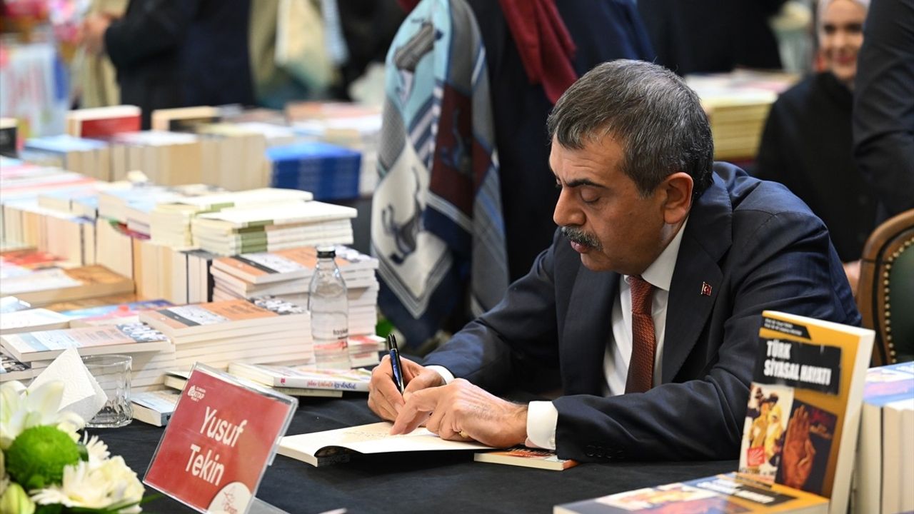 Bakan Yusuf Tekin: 4+4+4 Tartışmaları ve Öneriler — 22. Ankara Kitap Fuarı'nda Açıklama