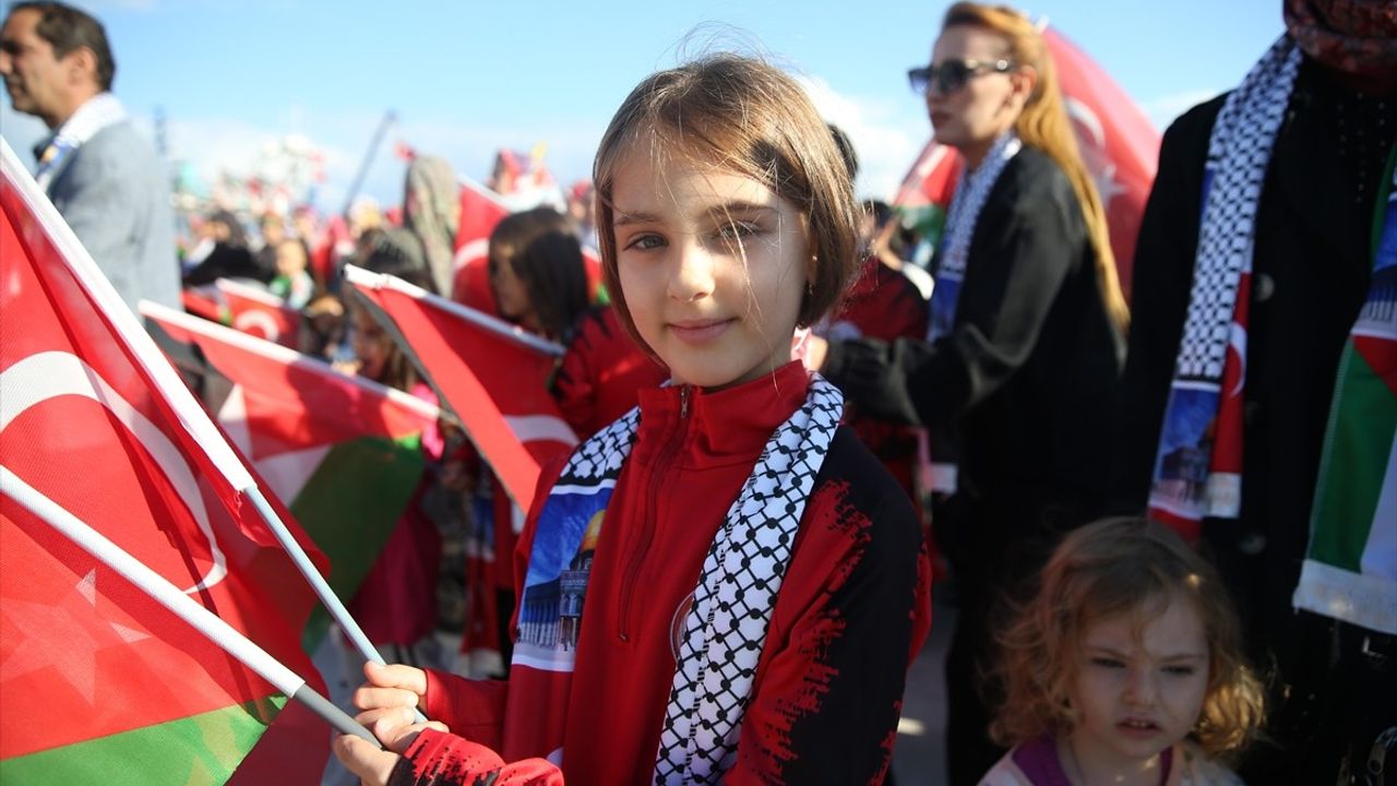 Balıkesir'de denizciler Filistin ve Küresel Sumud Filosu'na destek için Marmara'ya açıldı