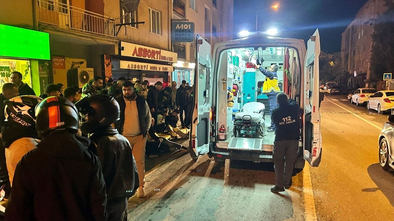 Balıkesir'de motosikletin yayaya çarpması: 1'i ağır 2 yaralı