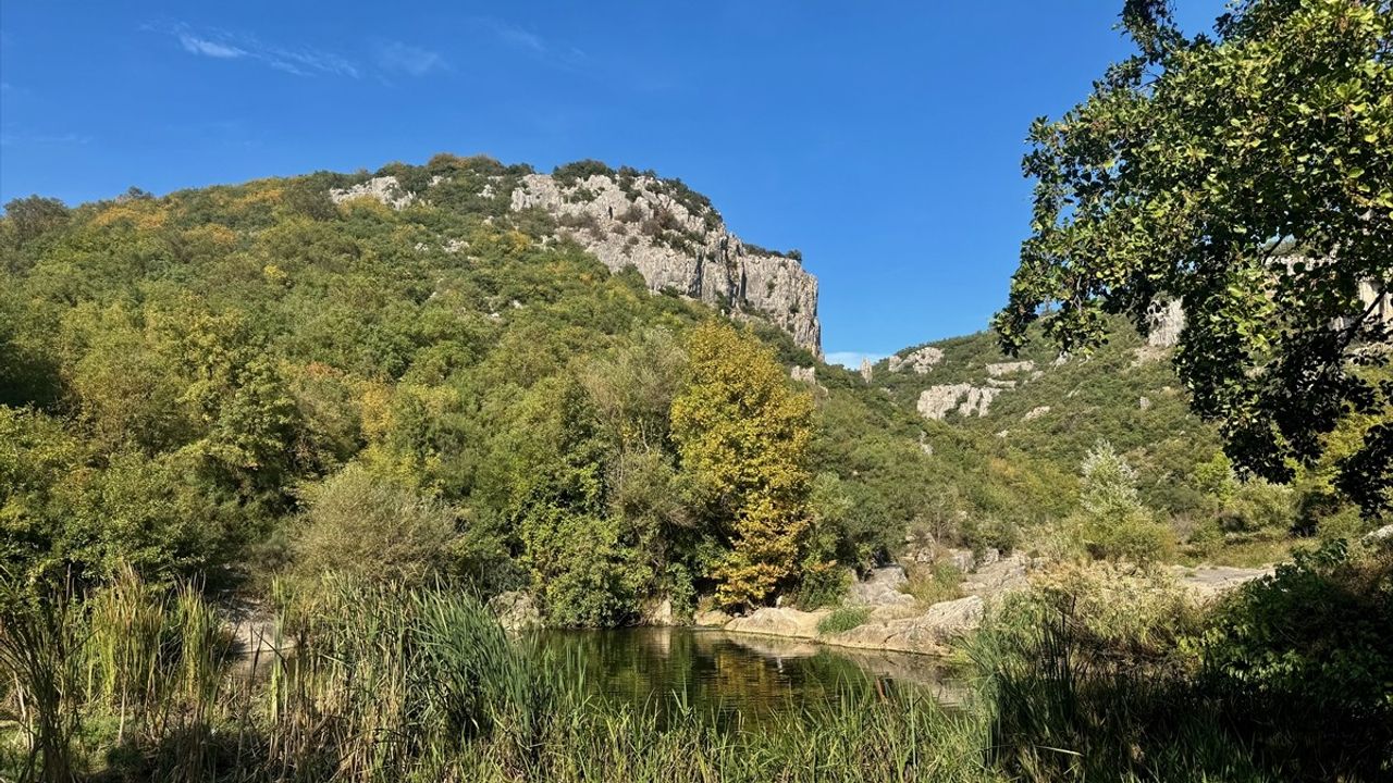 Ballıkayalar Kanyonu sonbaharın renkleriyle ziyaretçilerini ağırlıyor