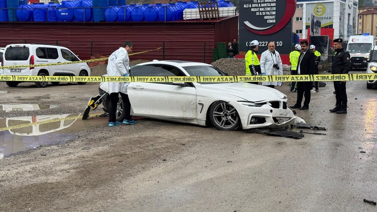 Bartın'da alkollü sürücünün çarpması: Üniversite öğrencisi öldü, 2 yaralı