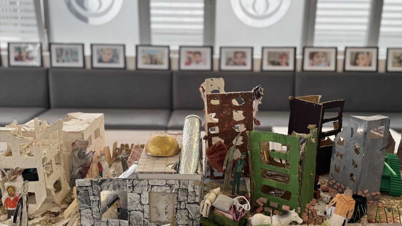 Başakşehir İTO Hüma Hatun İHO'da Gazze farkındalık etkinliği: Öğrenci maketleri, tiyatro ve koro performansı