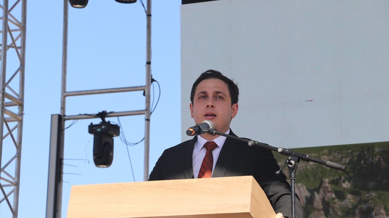 Batman Sason'da 3. Bal, Ceviz ve Çilek Festivali düzenlendi