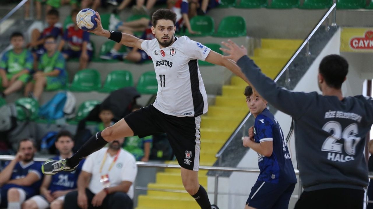 Beşiktaş, Ardventure Hentbol Erkekler Süper Ligi'nde Rize Belediyespor'u 45-25 yendi