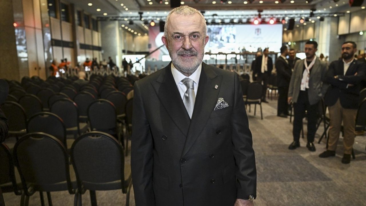 Beşiktaş'ta divan kurulu başkanı Ahmet Ürkmezgil seçildi