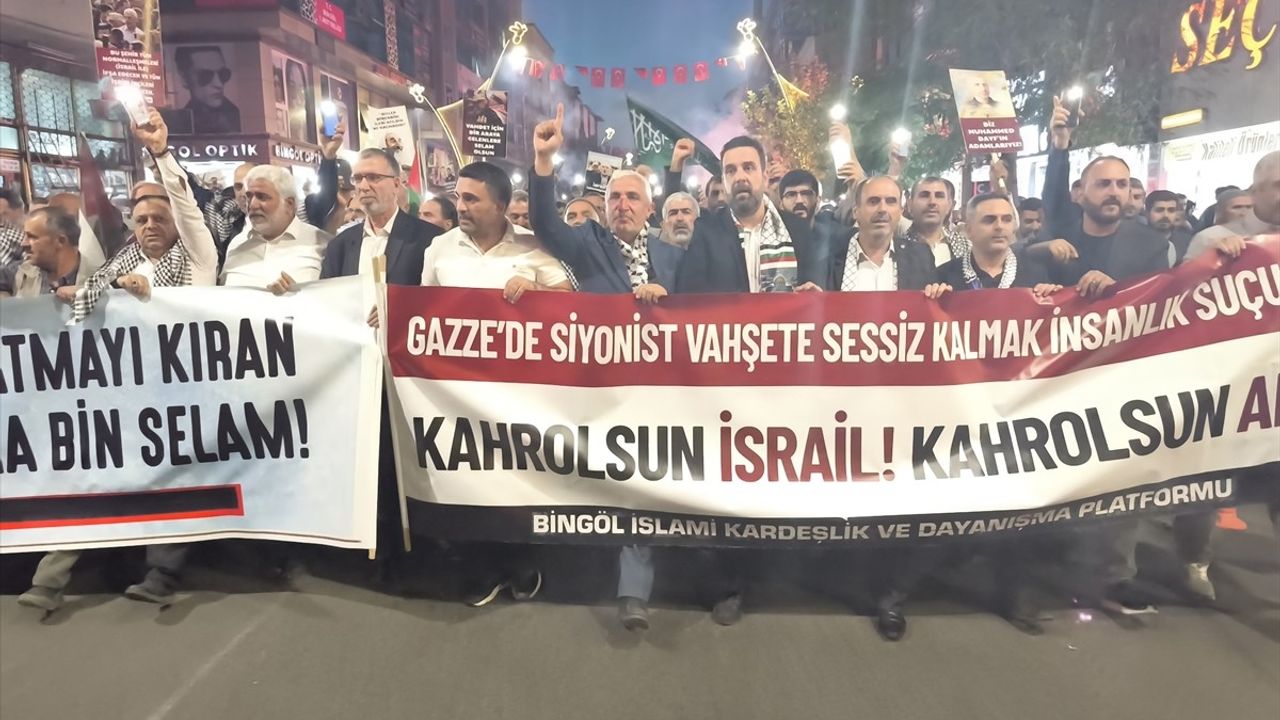 Bingöl'de STK'ların Öncülüğünde Gazze Protestosu: Hacı Hıdır'dan Belediye Otoparkına Yürüyüş