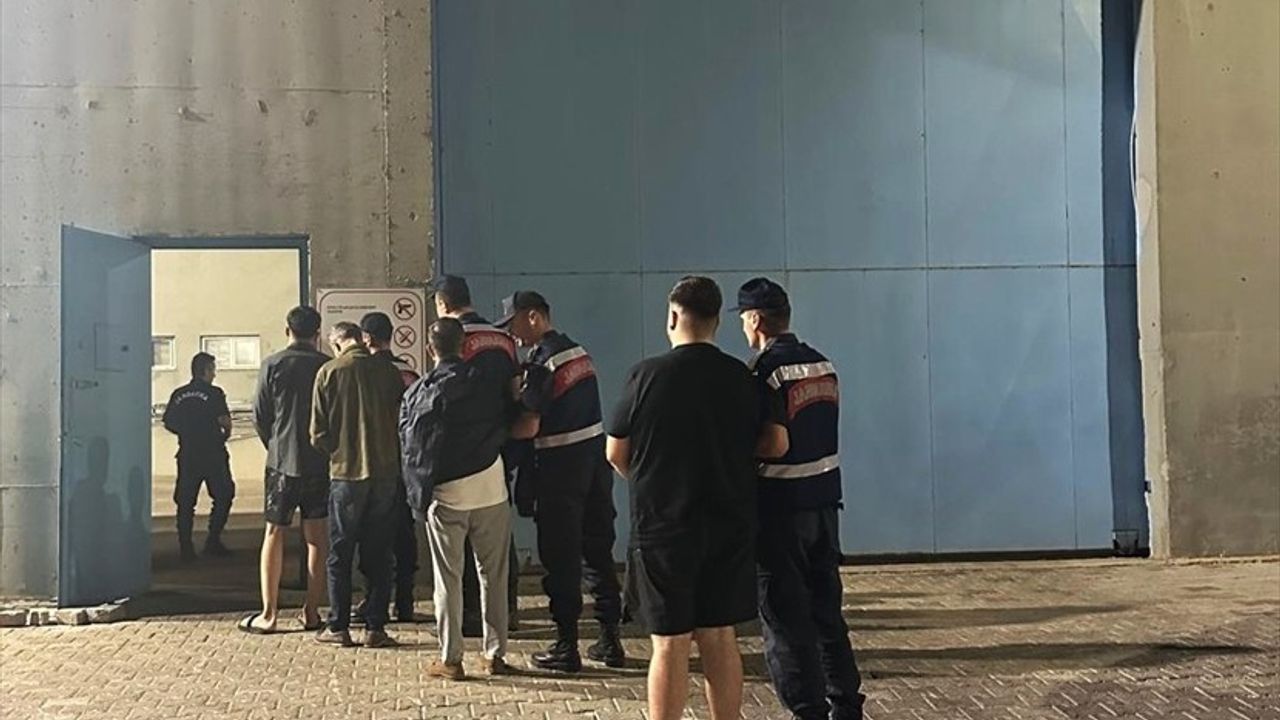 Bodrum'da Yakalanan 5 Şüpheli, İstanbul'daki İş Yerinin Kurşunlanması Soruşturmasında Tutuklandı