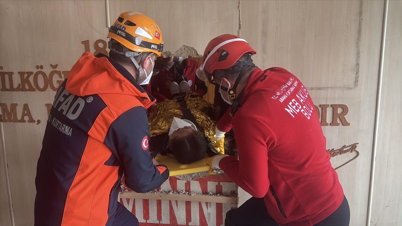 Bolu'da 5,8 büyüklüğünde deprem senaryolu tatbikat: Çok kurumlu müdahale uygulandı
