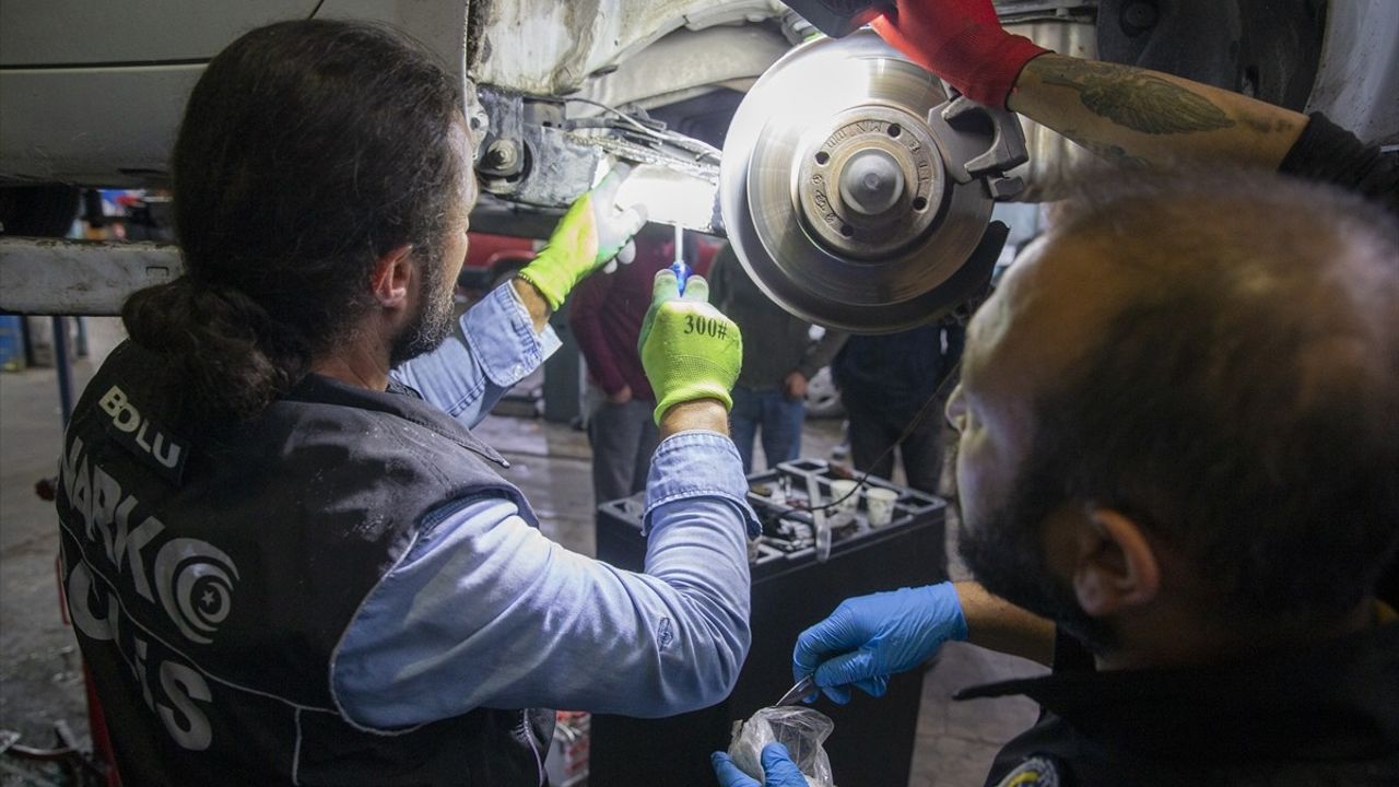 Bolu'da durdurulan araçta 7 kilo 150 gram sentetik uyuşturucu ele geçirildi