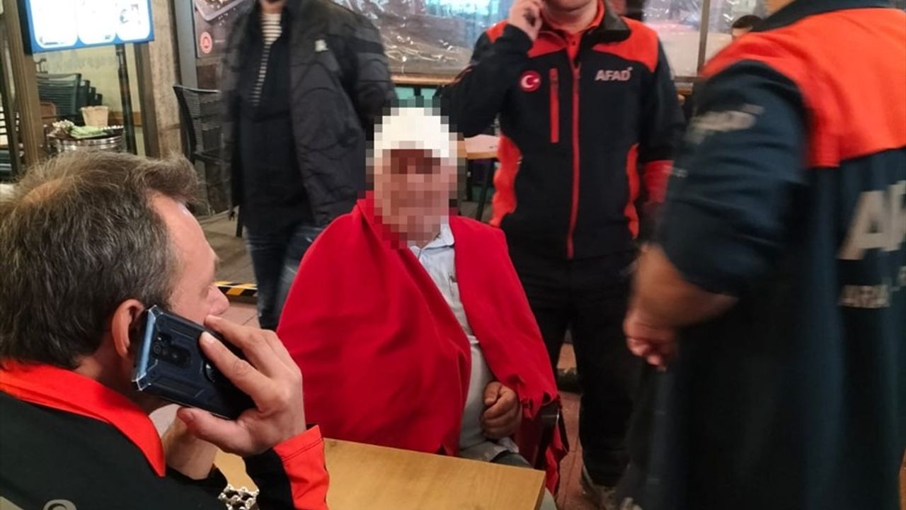 Bursa'da kayıp demans hastası AFAD ve polis ekiplerince Setbaşı Köprüsü'nde bulundu