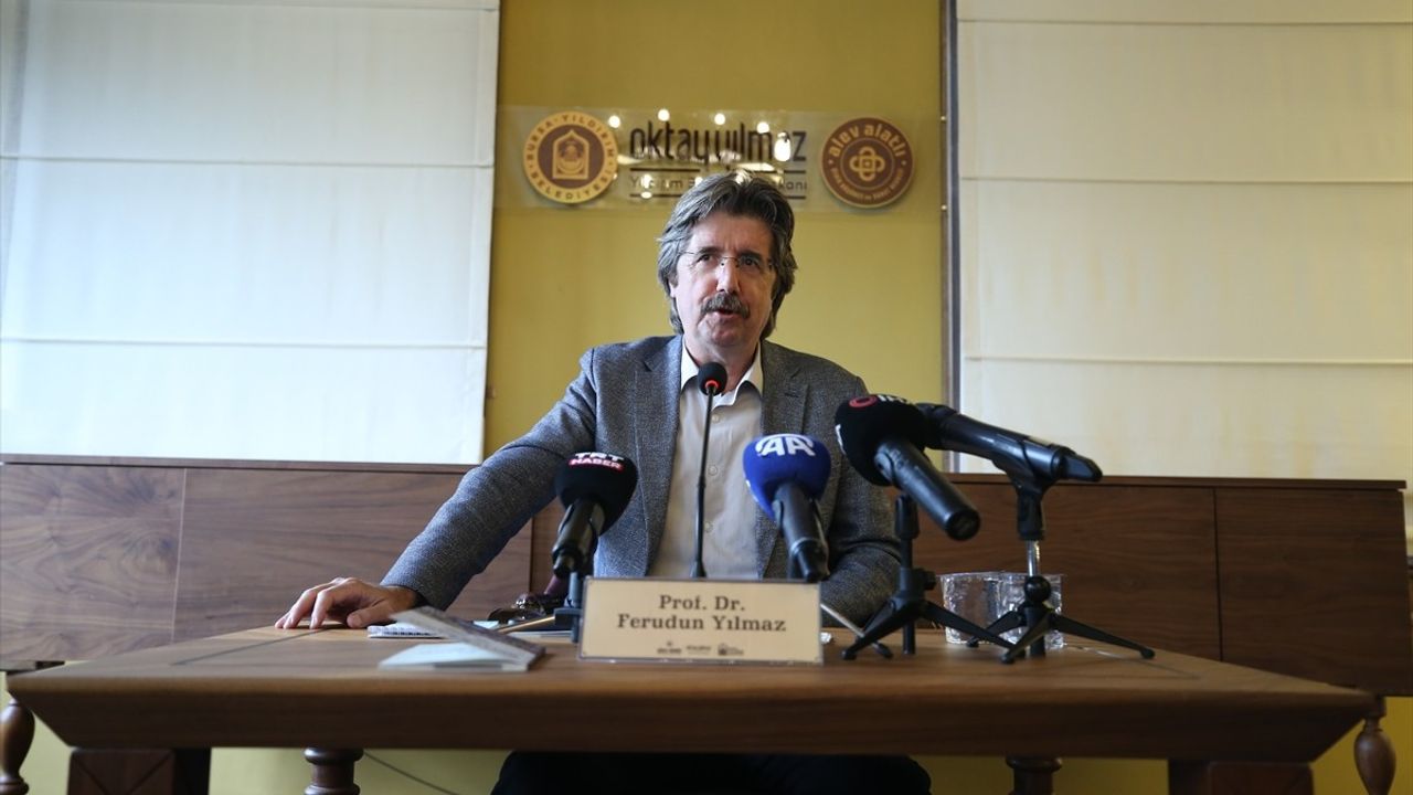 Bursa Düşünce Okulu başladı: Ferudun Yılmaz açılış dersini verdi