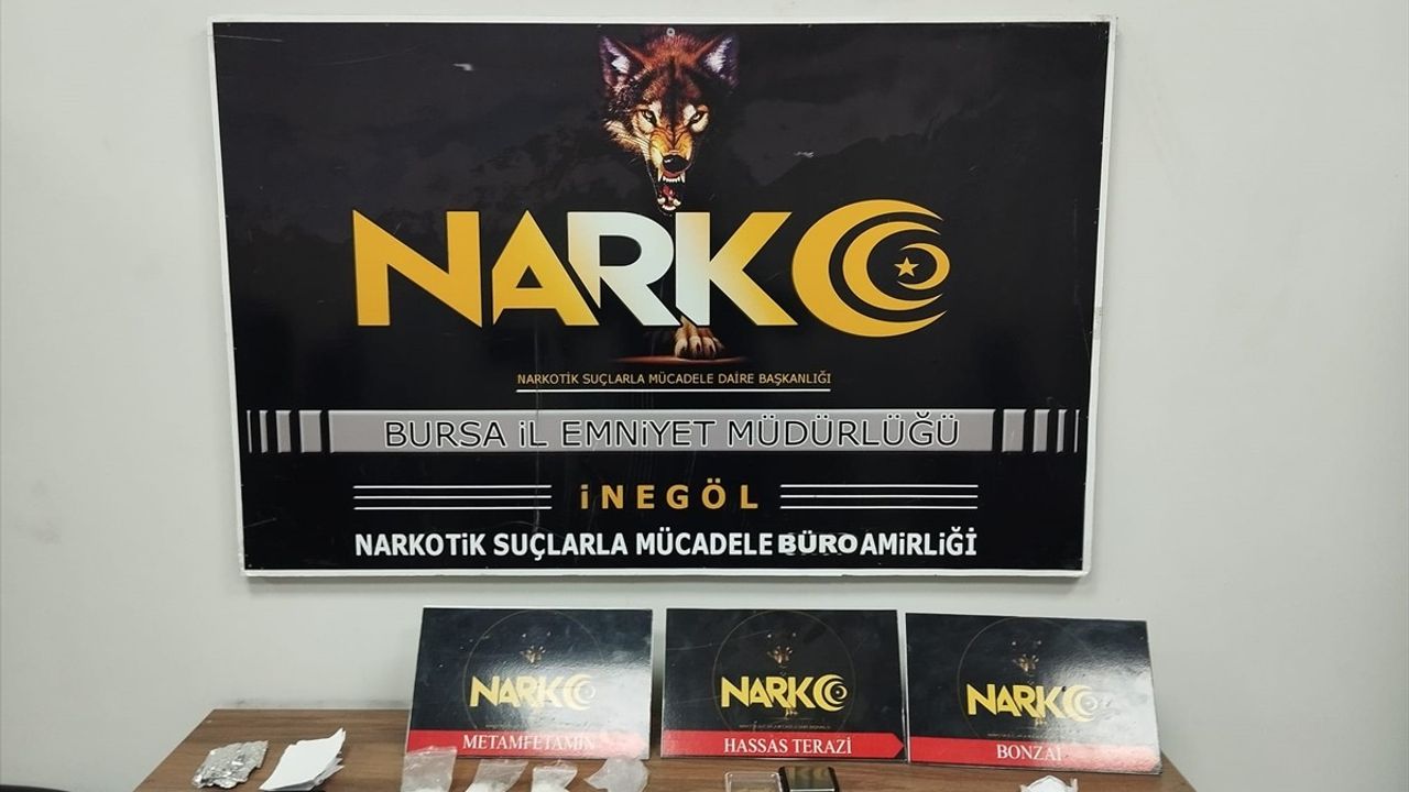 Bursa İnegöl'de uyuşturucu ele geçirilen araçtaki 2 şüpheli tutuklandı