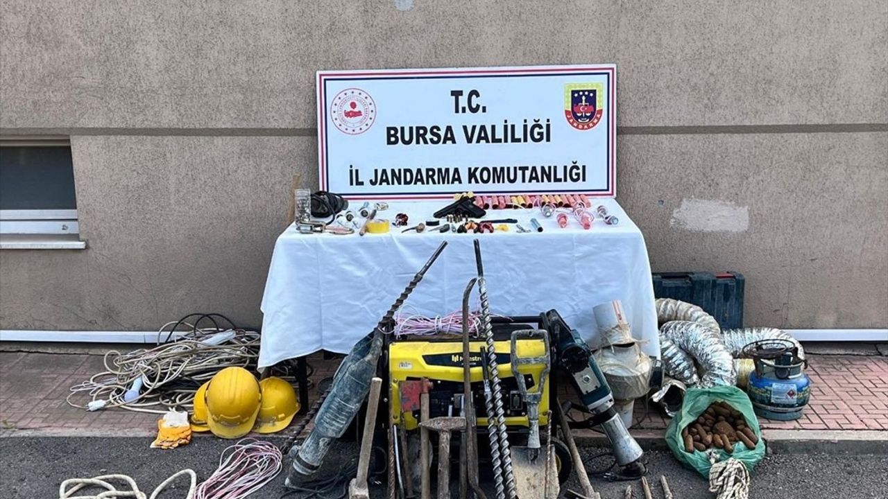 Bursa Kestel'de Ormanlık Alanda İzinsiz Kazı: 9 Kişi Suçüstü Yakalandı