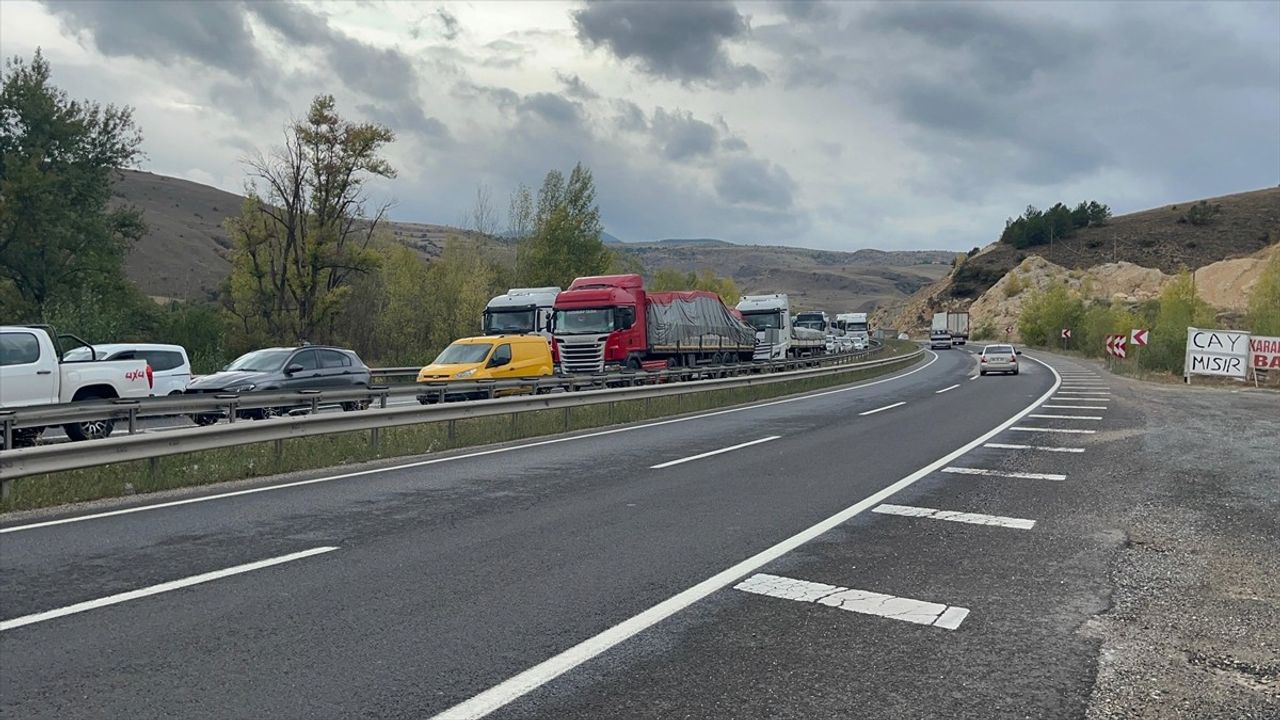 Çankırı Çerkeş'te zincirleme kazalar İstanbul-Samsun D-100 kara yolunda trafiği aksattı