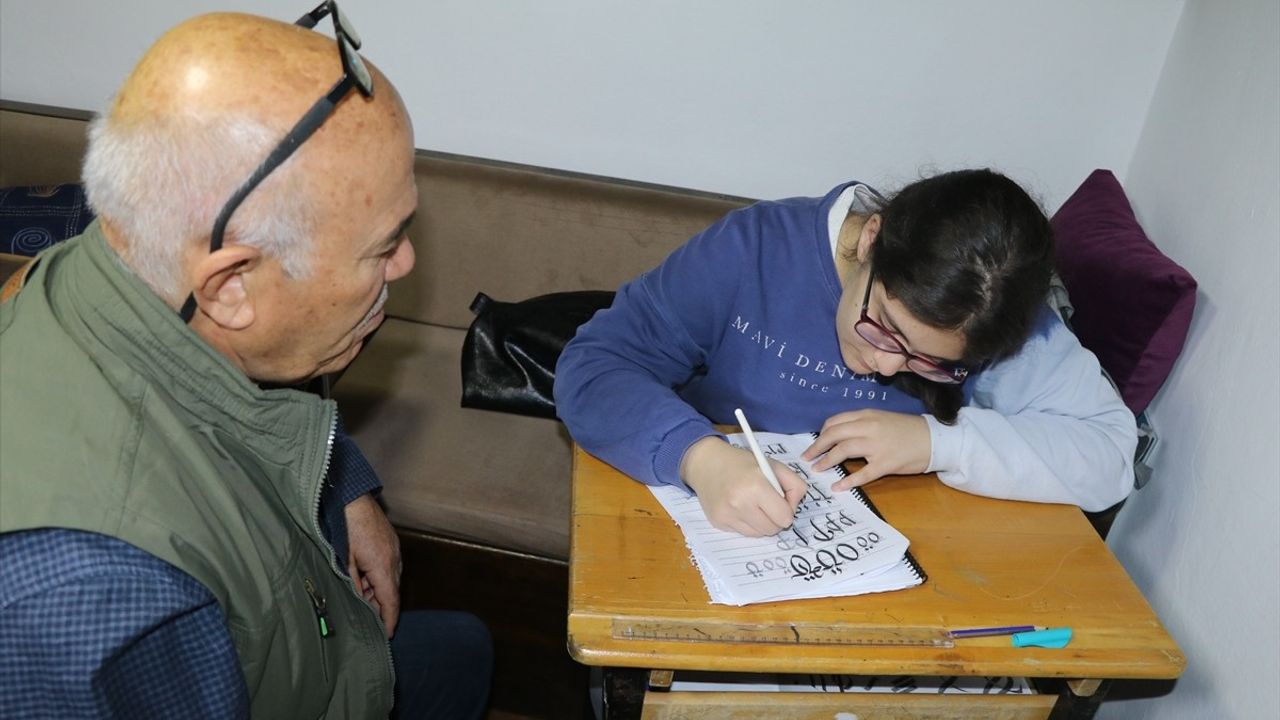 Çankırı'da emekli öğretmen Durmuş Gümüş, kaligrafide Somut Olmayan Kültürel Miras Taşıyıcısı oldu